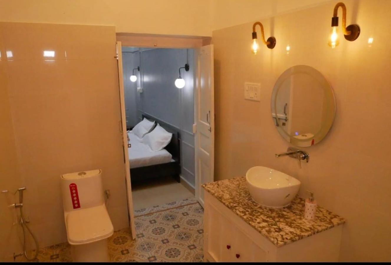 Janki Kunj Varanasi- 3 Room Home Luaran gambar
