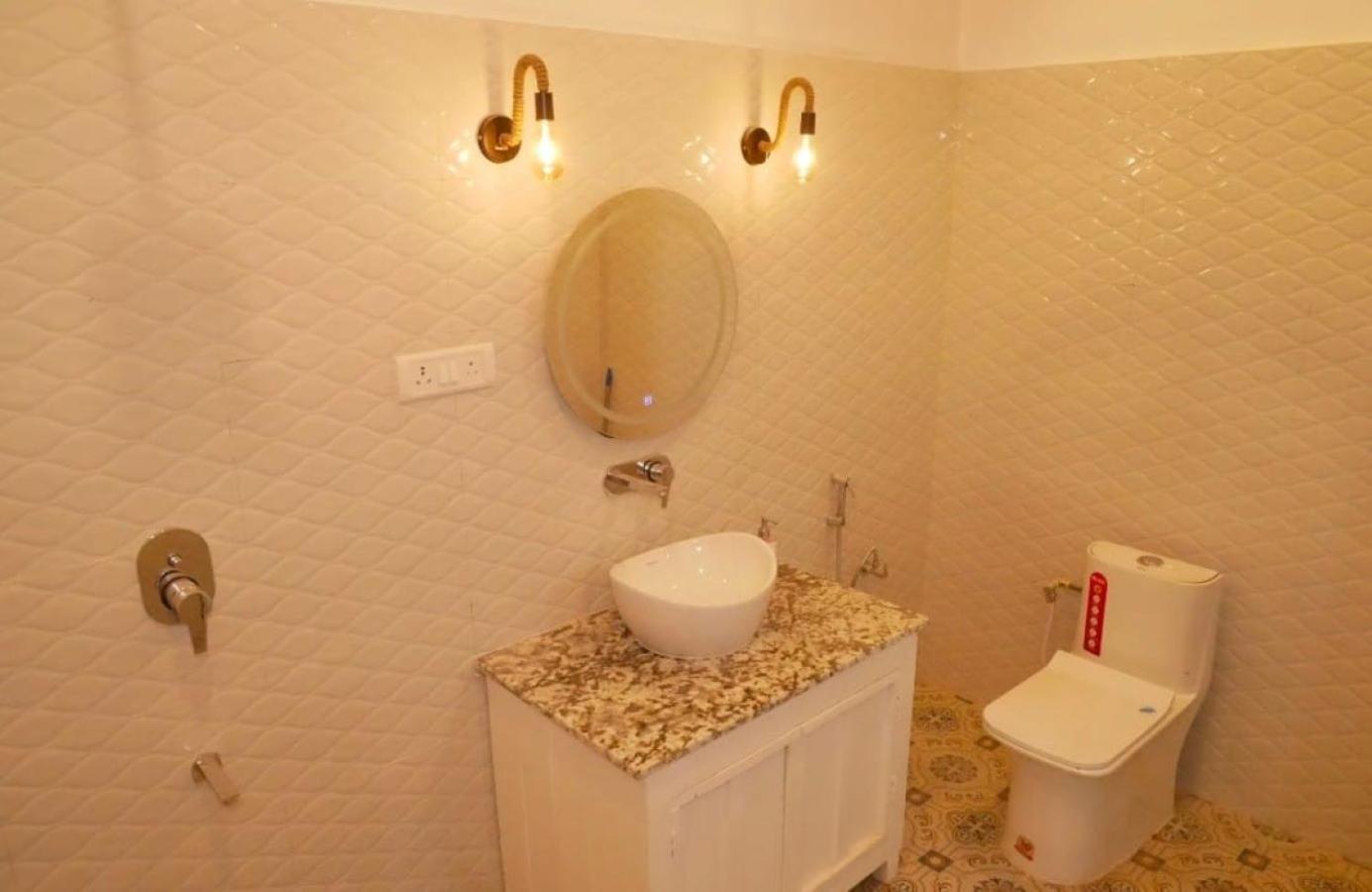 Janki Kunj Varanasi- 3 Room Home Luaran gambar