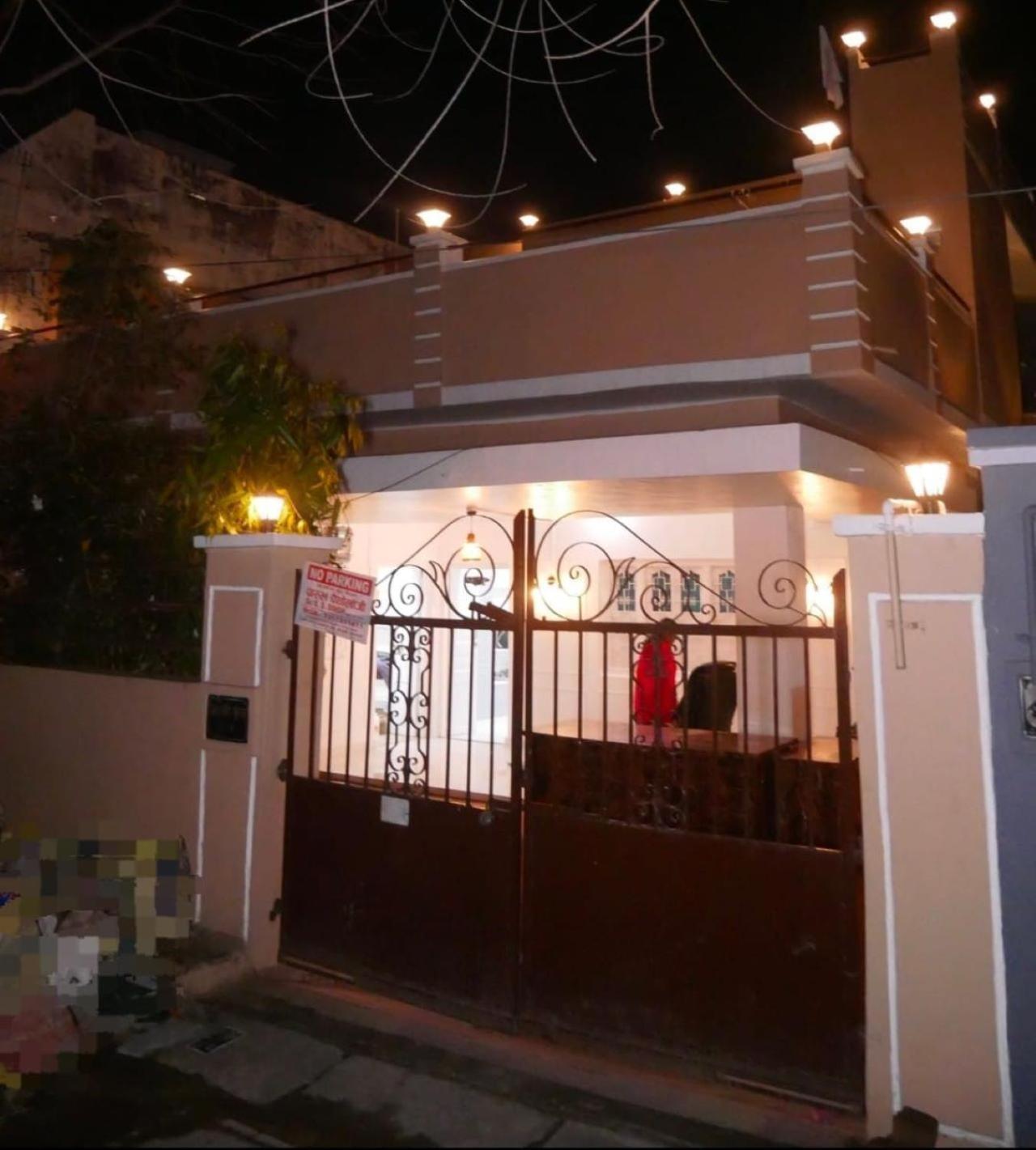 Janki Kunj Varanasi- 3 Room Home Luaran gambar