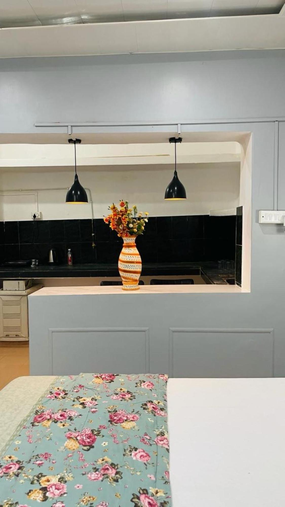 Janki Kunj Varanasi- 3 Room Home Luaran gambar